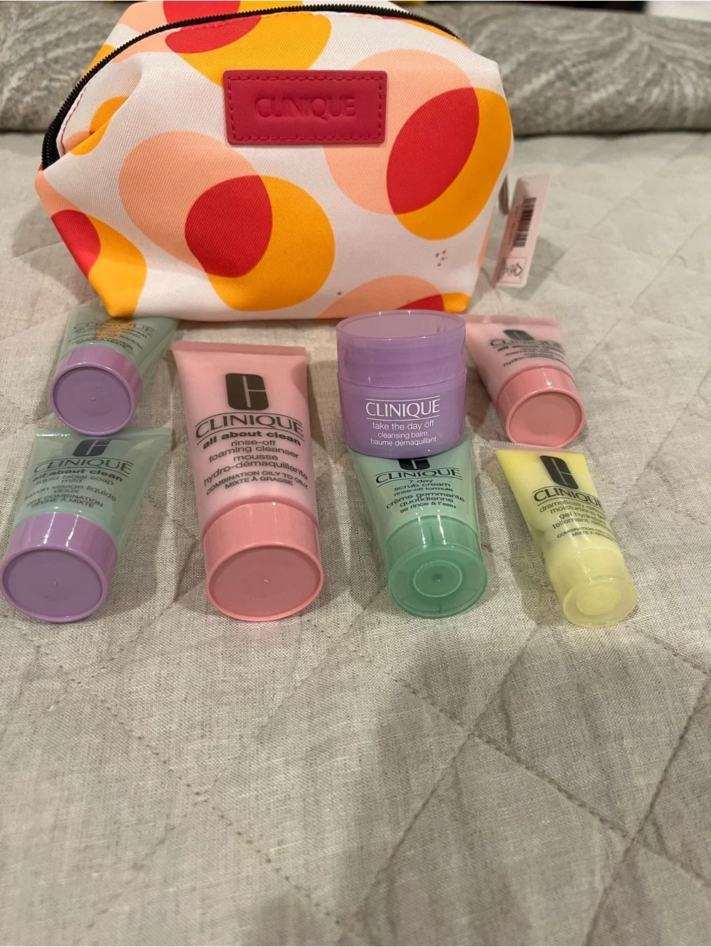 Clinique bundle of Skincare Set with travel pouch